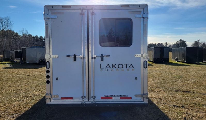2022 Lakota Charger 2 Horse Living Quarters w/Mid Tack Conversion full