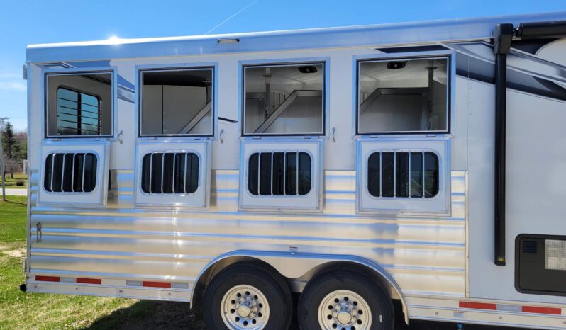 2022 Lakota Charger C8413SR Horse Living Quarters full